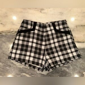 EUC Berrita Size Large Plaid Black and White Women's Shorts